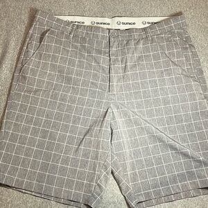 Sunice grey golf shorts. Mens size 40.